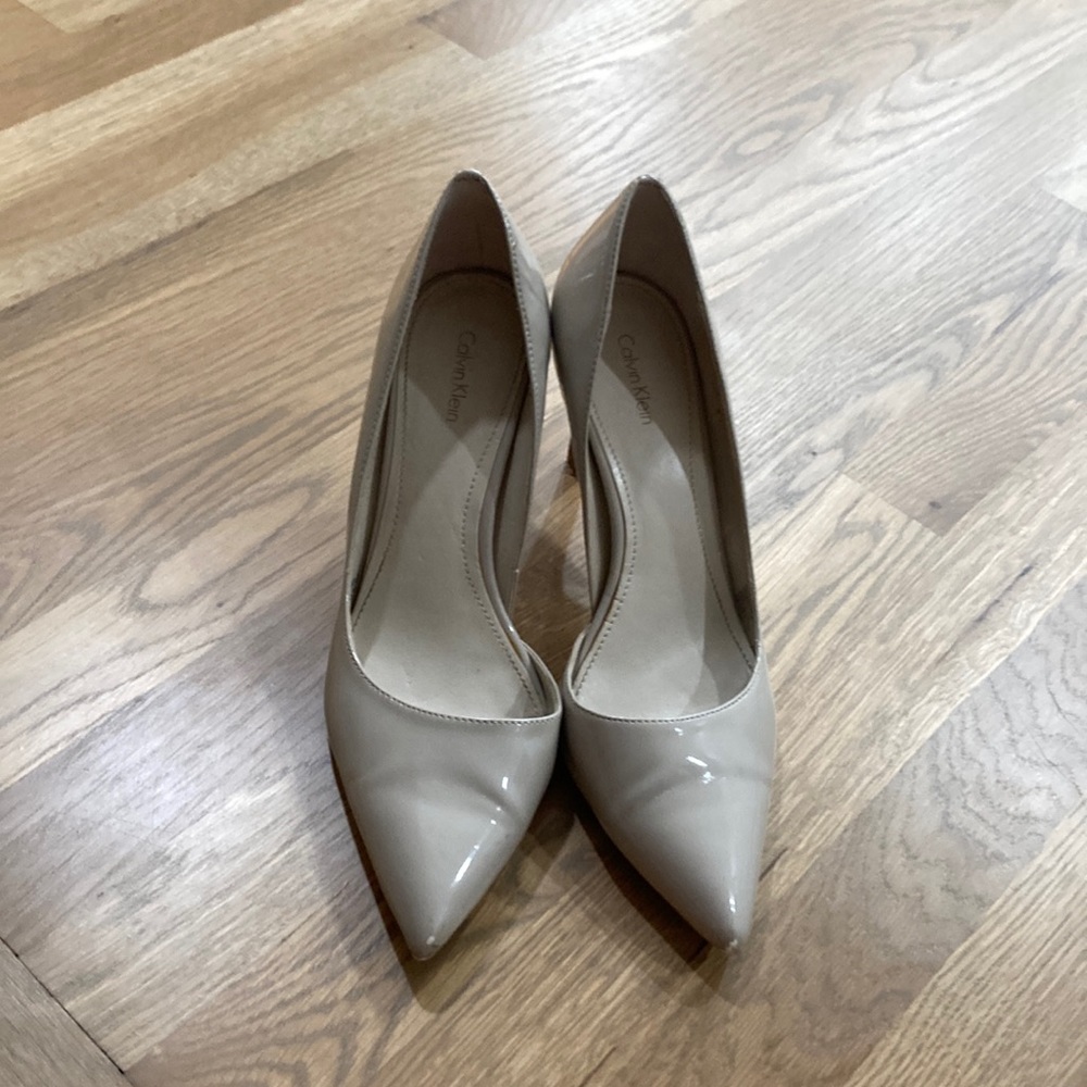 Calvin Klein Women’s Tan Natural Pointy Close Toe Dressy Formal Heels